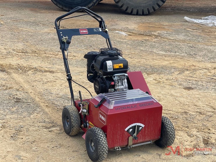 toro-hydraulic-seeder-image-1