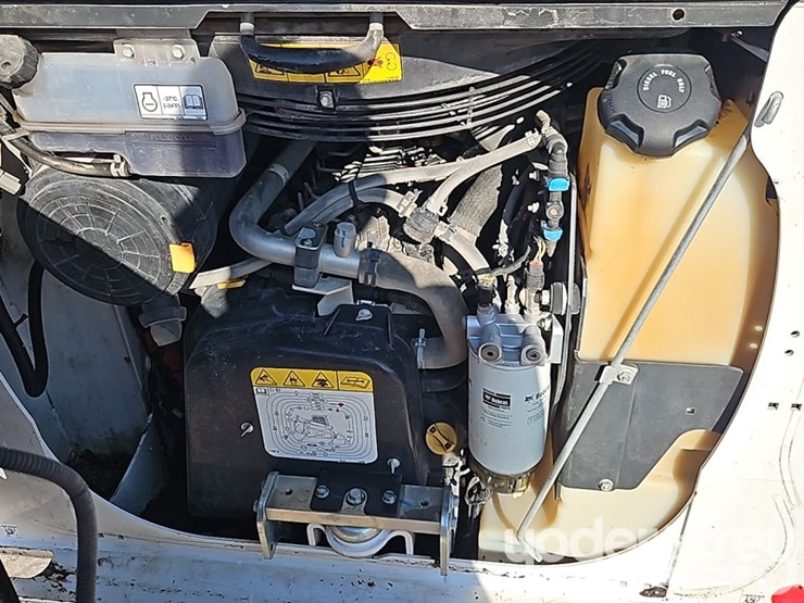 2024-bobcat-t64-image-24