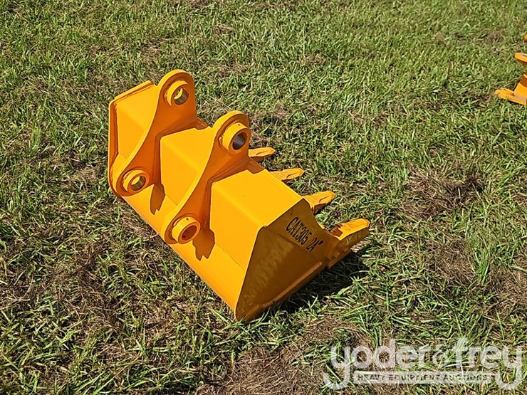 2026-caterpillar-305-image-3