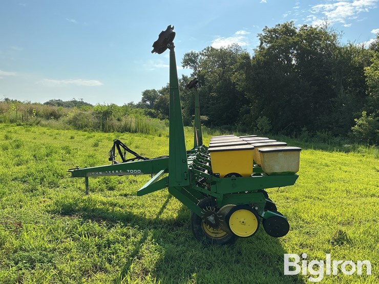 john-deere-7000-image-8