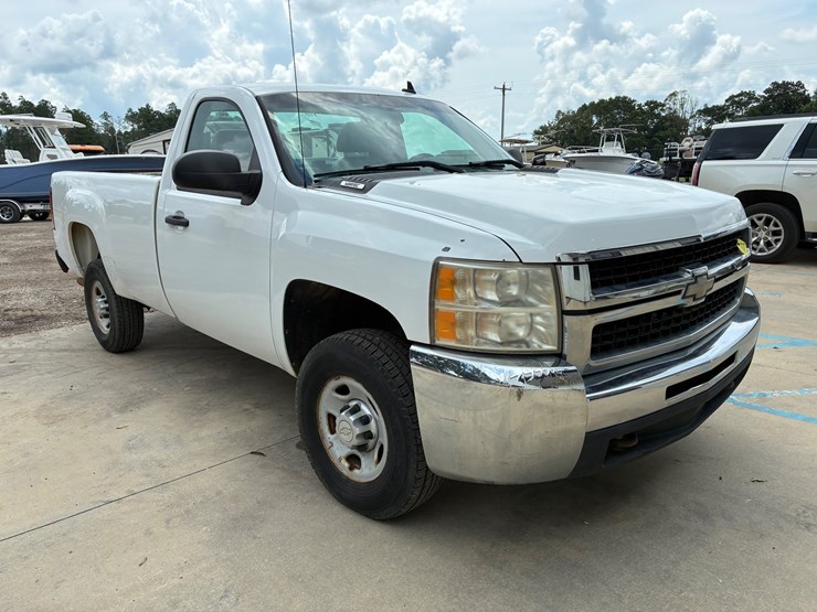 2009-chevrolet-2500-image-3