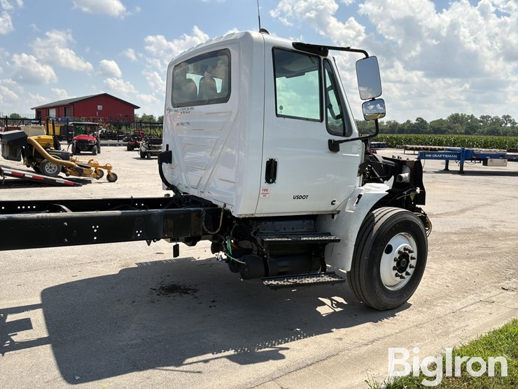 2019-international-durastar-4300-image-13
