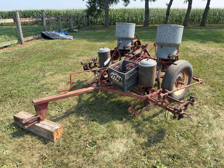 mccormick-deering-two-row-planter-image-1