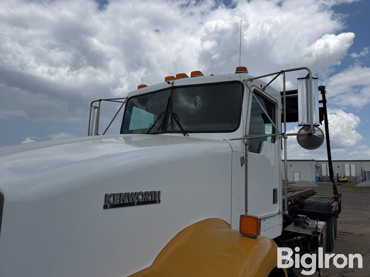 2002-kenworth-t800-image-11