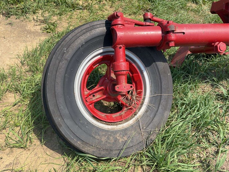 farmall-100-series-front-end-image-5