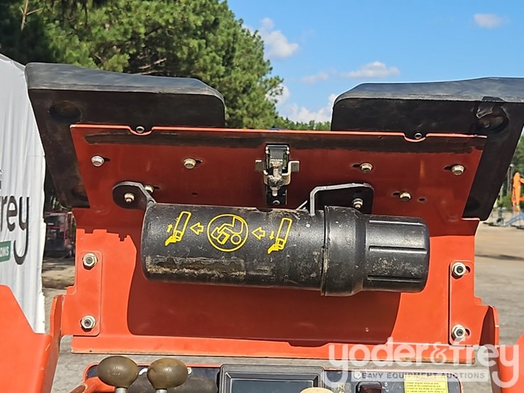 2021-ditch-witch-sk1050-image-25
