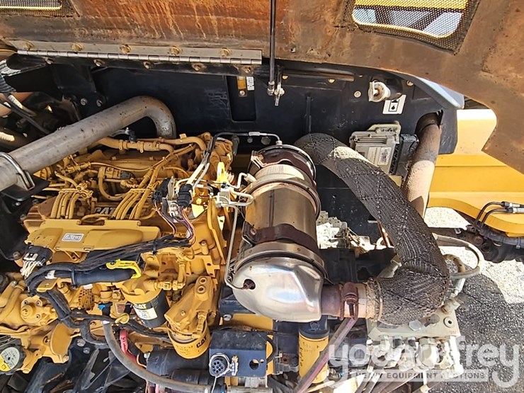 2015-caterpillar-tl943c-image-29