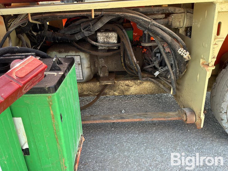 2017-jlg-1230es-image-18