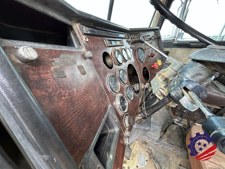 1987-peterbilt-379-image-62