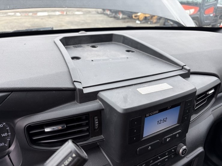 2020-ford-explorer-image-34
