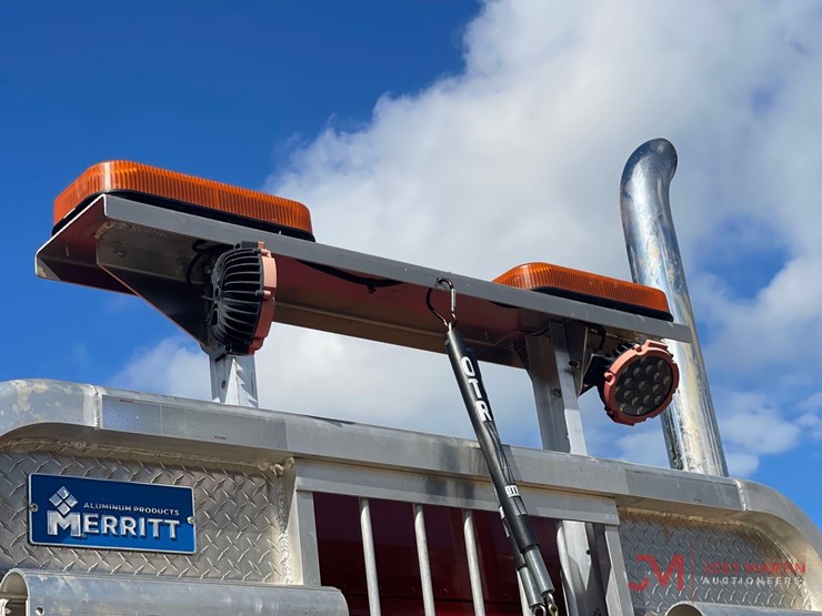 2003-kenworth-t802-day-cab-truck-tractor-image-14
