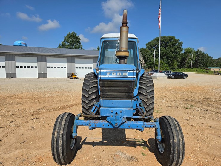 1977-ford-9700-image-13