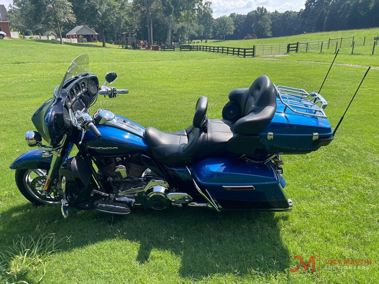 2014-harley-davidson-cvo-limited-mt.-rushmore-project-image-6