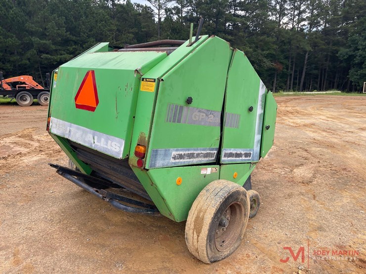 deutz-allis-round-baler-image-3
