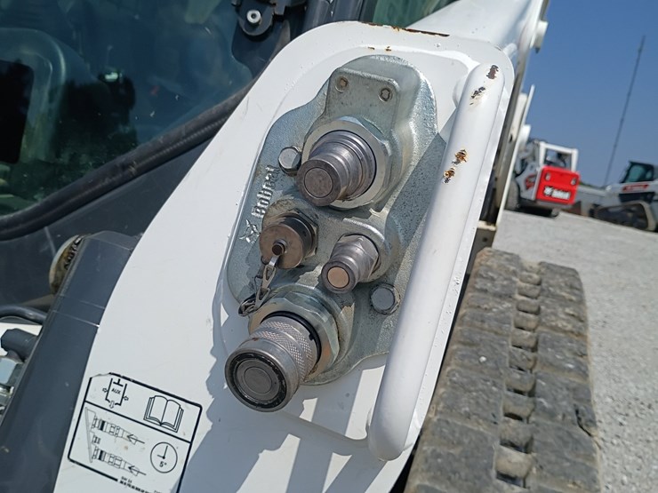 2024-bobcat-t650-image-52