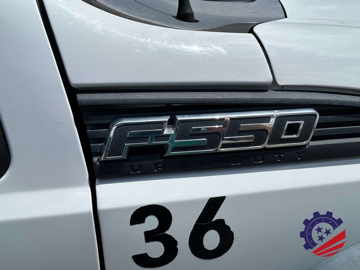 2015-ford-f550-image-27