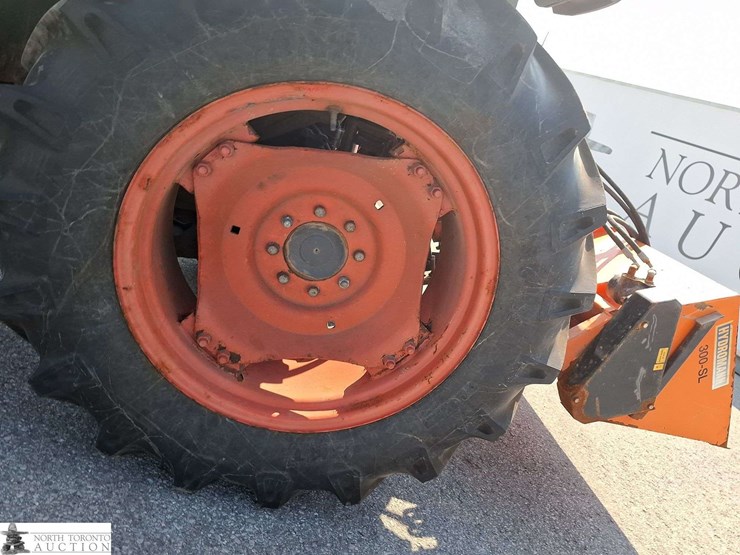 2011-kubota-l5240hstc-image-21
