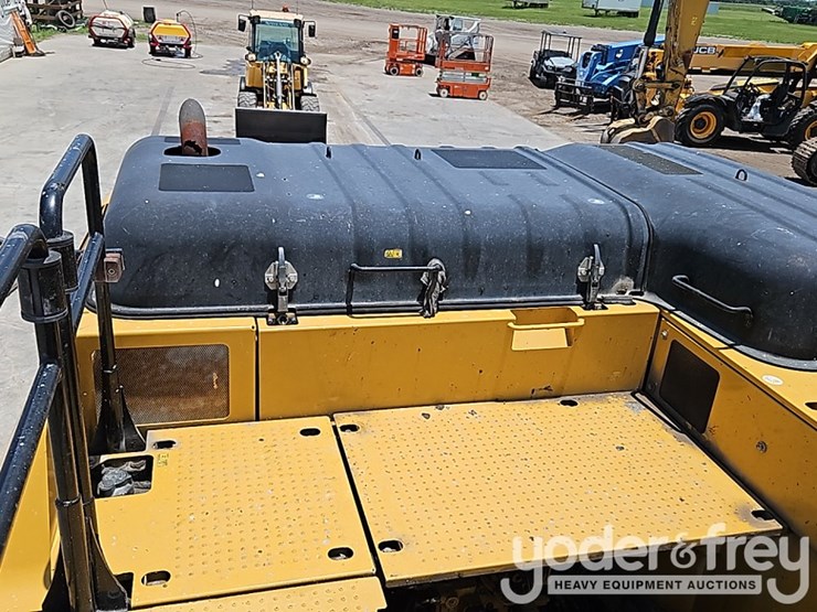 2015-caterpillar-336fl-image-34