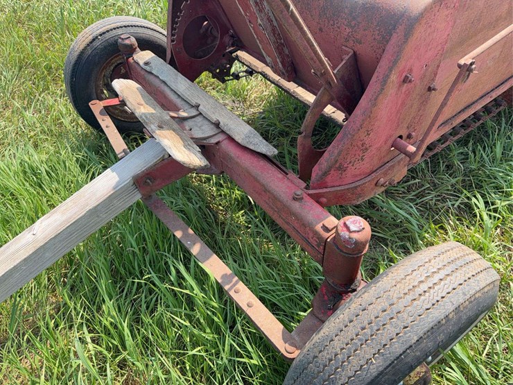 international-harvester-horse-drawn-manure-spreader-image-26