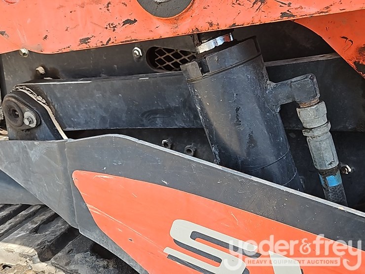 2015-kubota-svl90-2-image-21