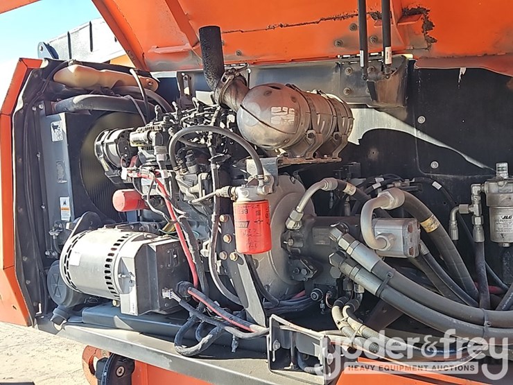 2016-jlg-600s-image-19