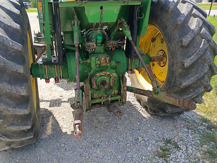 john-deere-2940-image-39