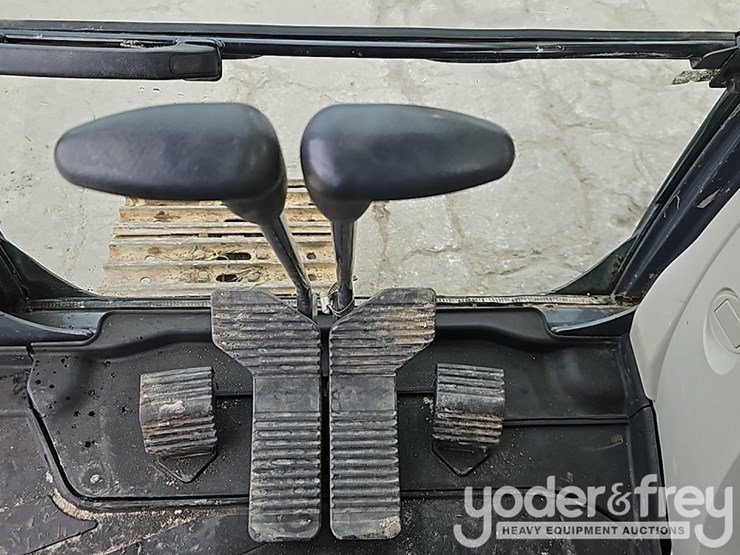 2017-kobelco-sk170-lc-10-image-41
