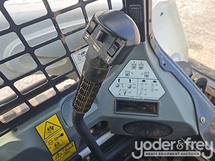 2023-bobcat-t550-image-25