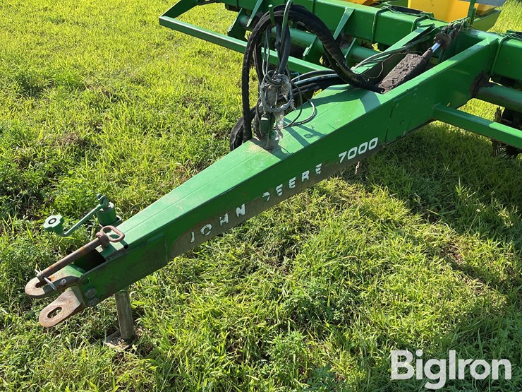 john-deere-7000-image-17