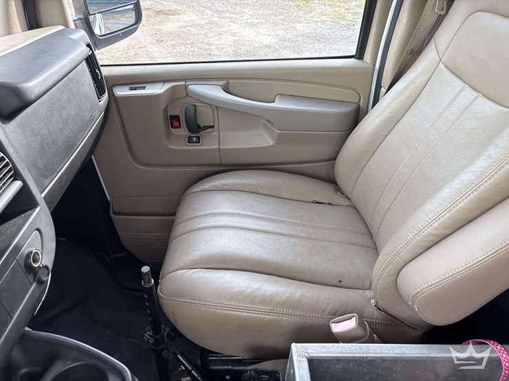 2014-chevrolet-express-2500-image-20