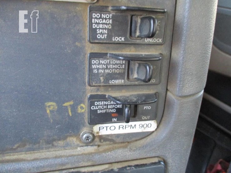 2014-freightliner-cascadia-125-image-10