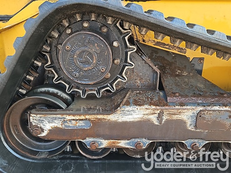 2021-deere-331g-image-9