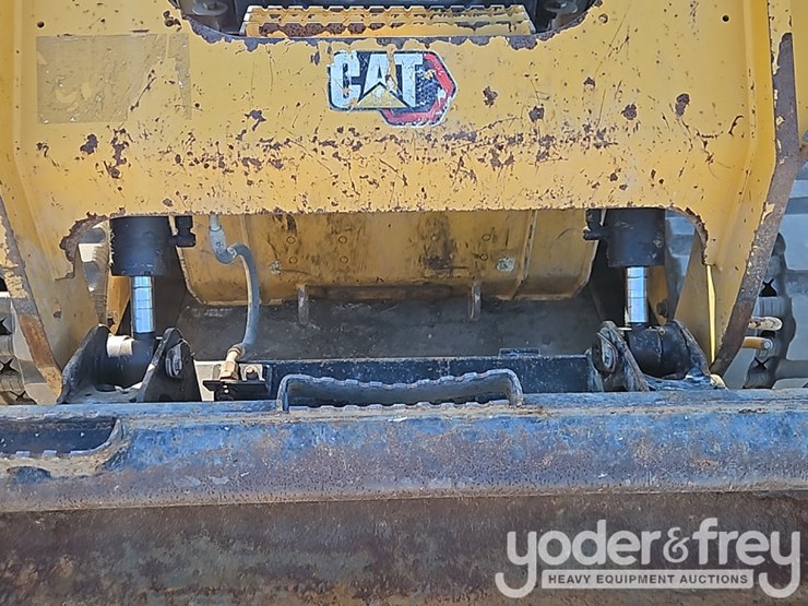 2021-caterpillar-289d3-image-15