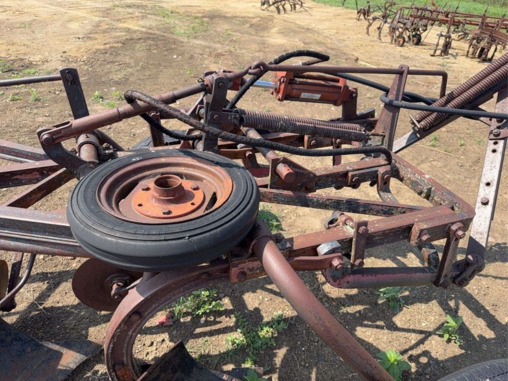 mccormick-deering-four-bottom-pull-tyle-mold-board-plow-image-15