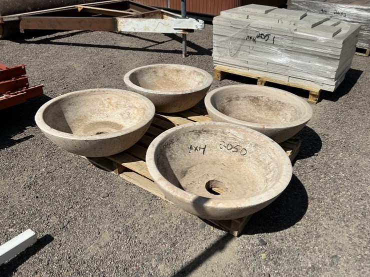 (4)-concrete-planters-image-1