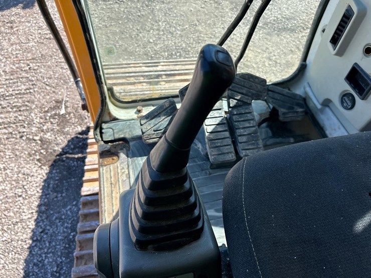 2003-hyundai-robex-210-lc-7-image-29