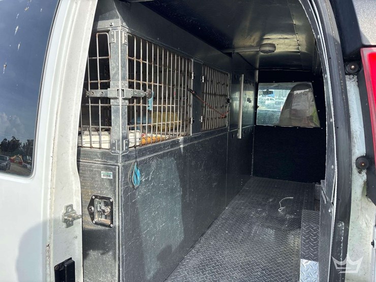 2014-chevrolet-express-2500-image-24