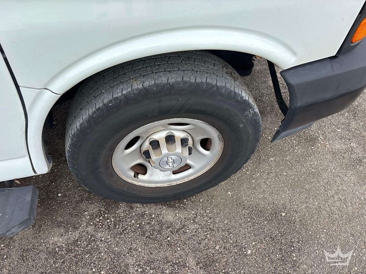 2019-chevrolet-express-2500-image-26
