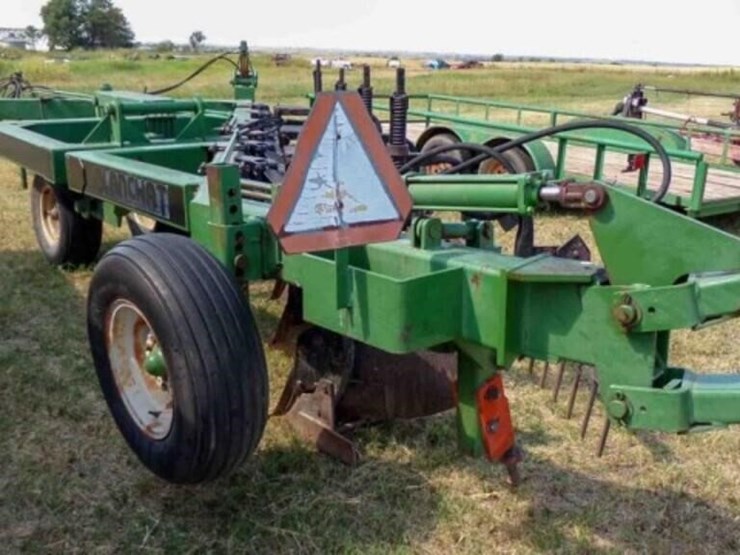 blanchard-7-bottom-mo-board-plow-image-10
