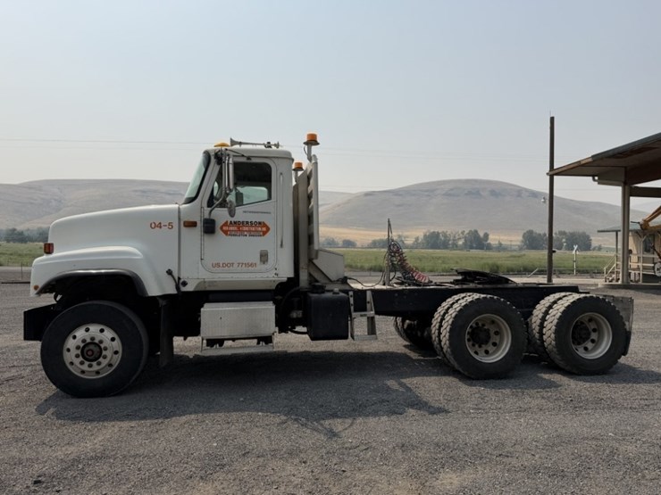 2004-international-5500i-t/a-truck-tractor-image-2