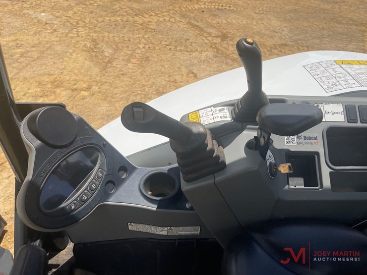 2025-bobcat-e35-r2-series-mini-excavator-image-20