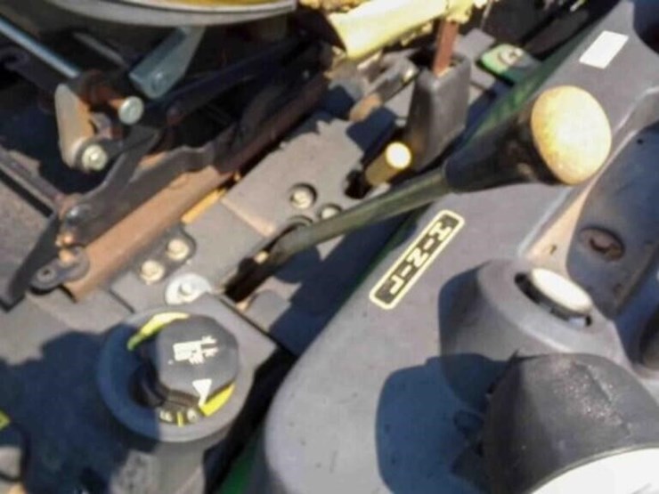 john-deere-1025r-image-12