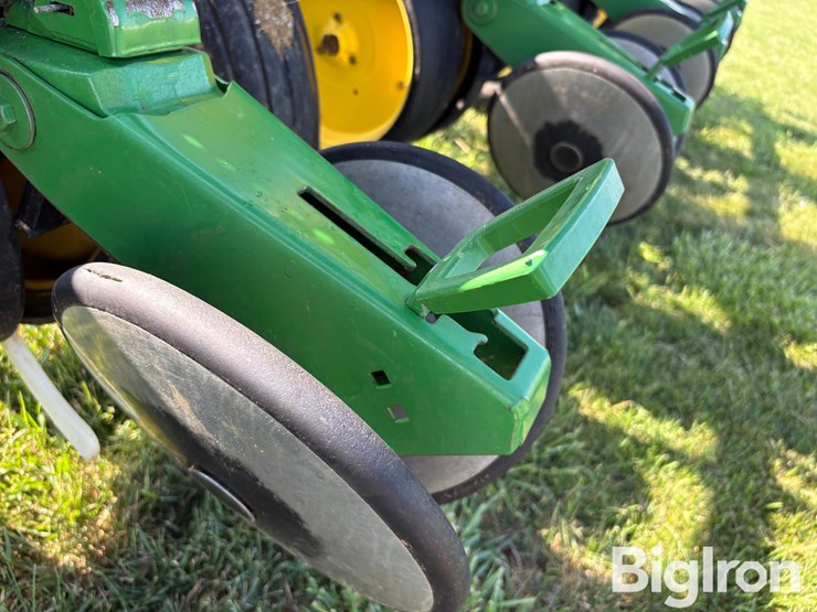 john-deere-7200-image-15