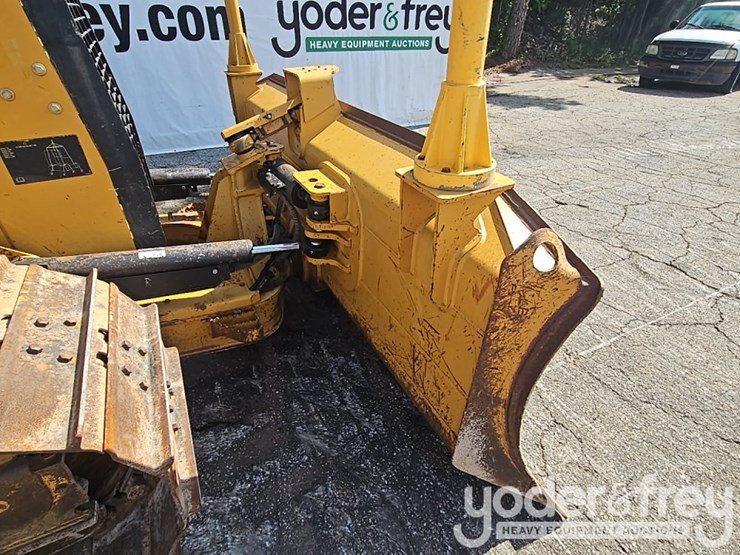 2015-caterpillar-d5k2-lgp-image-11