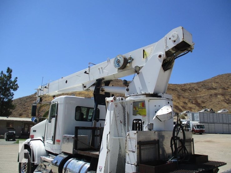 2014-kenworth-t800-image-17