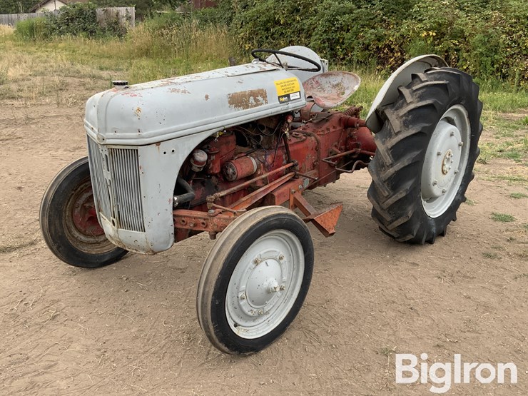 1940-ford-9n-image-1