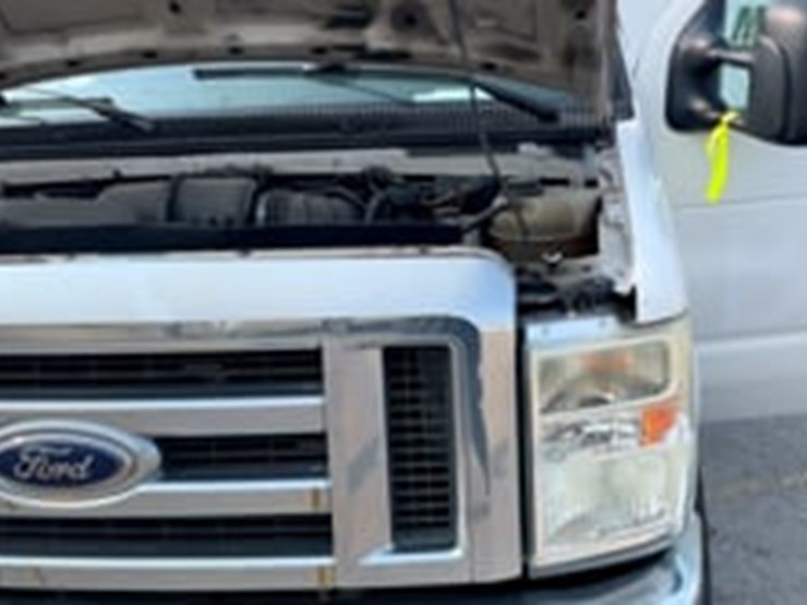 2011-ford-cargo-image-9