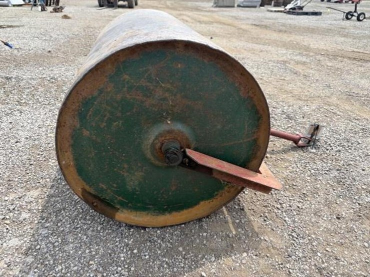 48-inch-metal-yard-roller-image-4