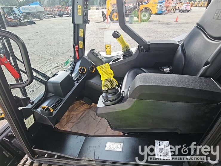 2026-jcb-215t-image-29