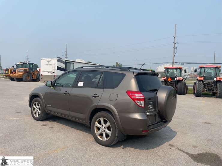 2010-toyota-rav4-image-7